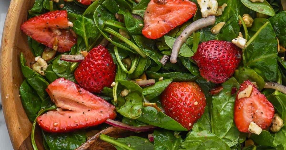 Ultimate Summer Strawberry Spinach Salad: Quick & Refreshing